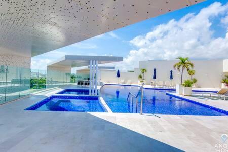 Luxury Escape Street In Playa Rooftop Pool