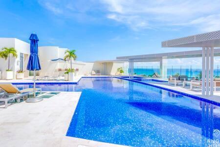Luxury Escape Street In Playa Rooftop Pool *