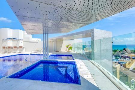 Luxury Escape Street In Playa Rooftop Pool